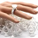 anelli colla mani.webp